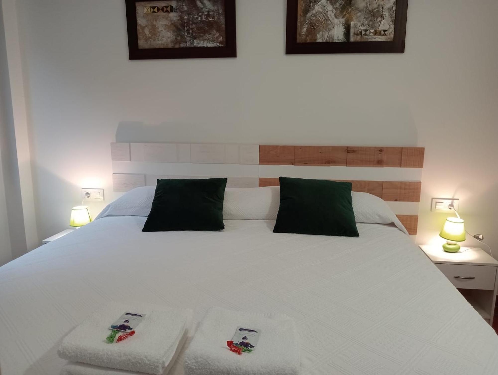 Apartamentos La Piedra En Pleno Centro Historico Con Dos Dormitorios Y Dos Banos Нахера Экстерьер фото