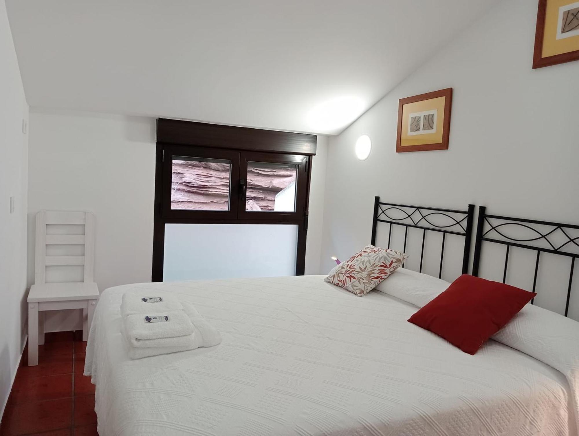 Apartamentos La Piedra En Pleno Centro Historico Con Dos Dormitorios Y Dos Banos Нахера Экстерьер фото