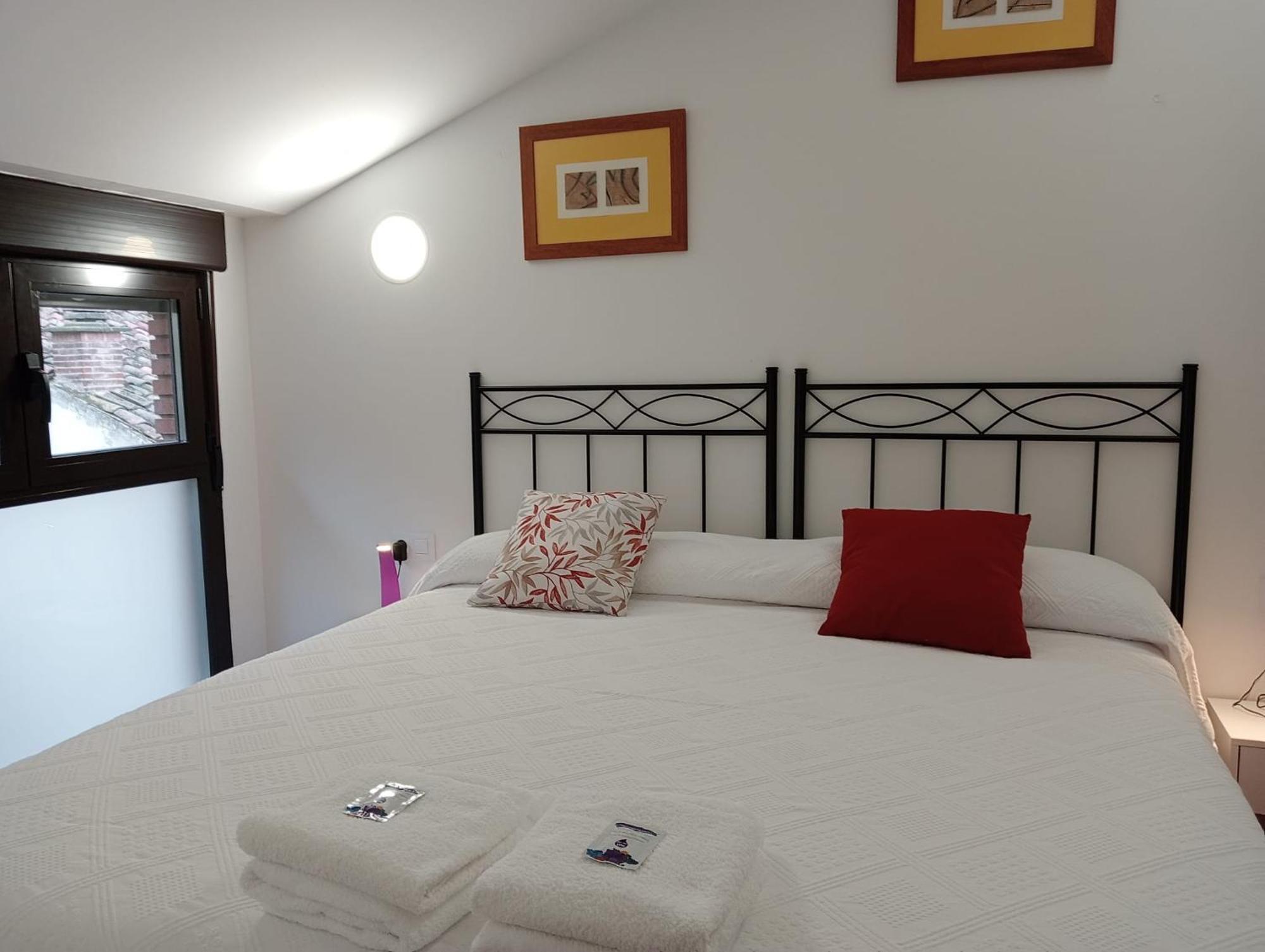 Apartamentos La Piedra En Pleno Centro Historico Con Dos Dormitorios Y Dos Banos Нахера Экстерьер фото