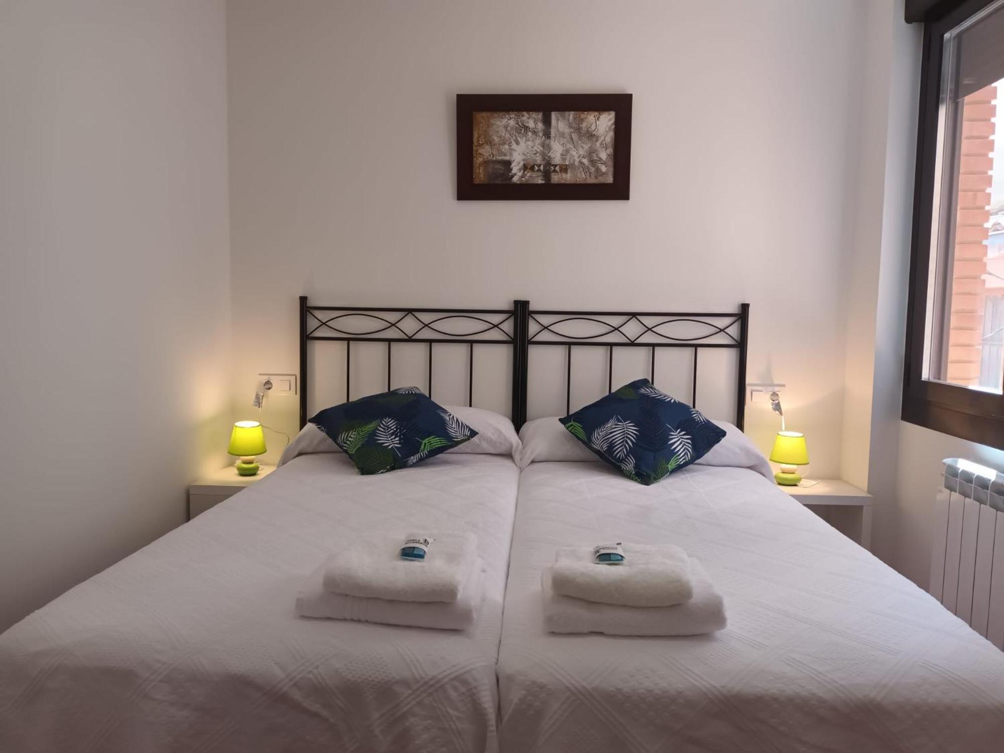 Apartamentos La Piedra En Pleno Centro Historico Con Dos Dormitorios Y Dos Banos Нахера Экстерьер фото