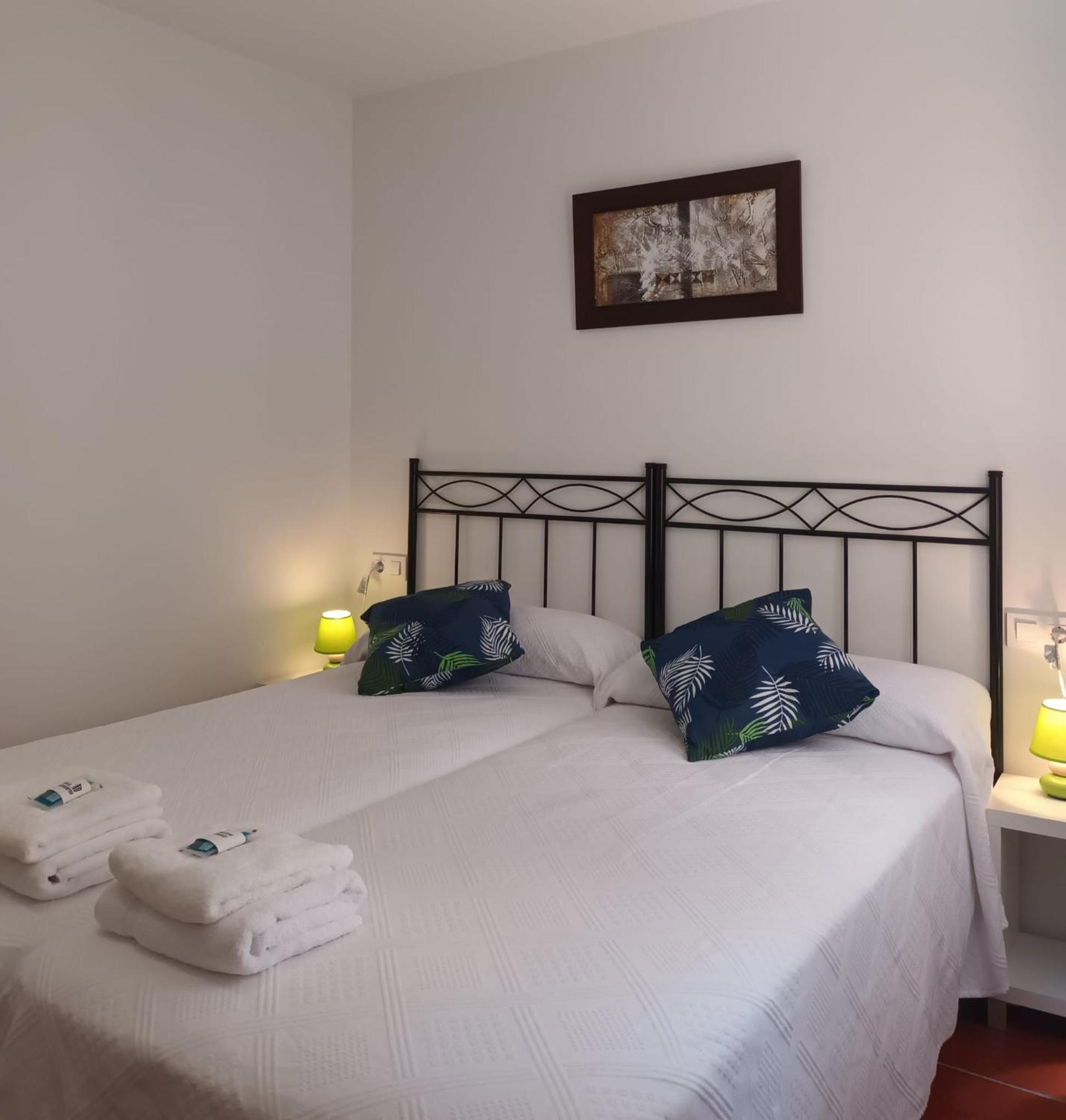 Apartamentos La Piedra En Pleno Centro Historico Con Dos Dormitorios Y Dos Banos Нахера Номер фото