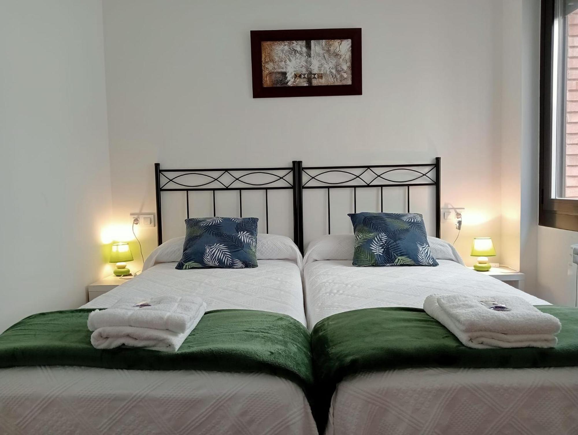 Apartamentos La Piedra En Pleno Centro Historico Con Dos Dormitorios Y Dos Banos Нахера Экстерьер фото